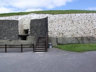 Bru Na Boinne ancient burial mounds