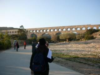 tourists at pont du gard