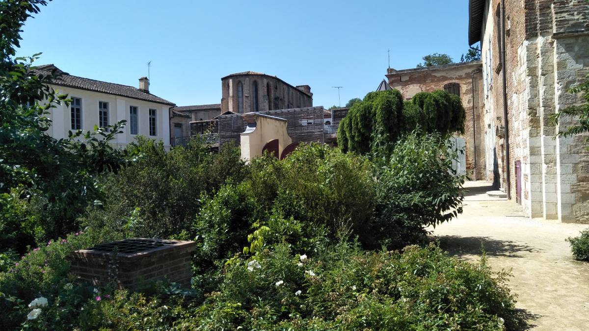 pilgrim-garden-moissac