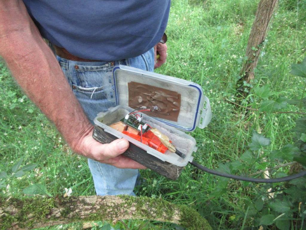 electric geocache