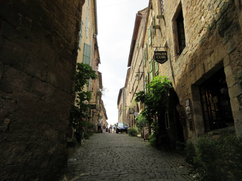 steep street cordes-sur-ciel