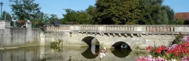 Allemans du Dropt bridge