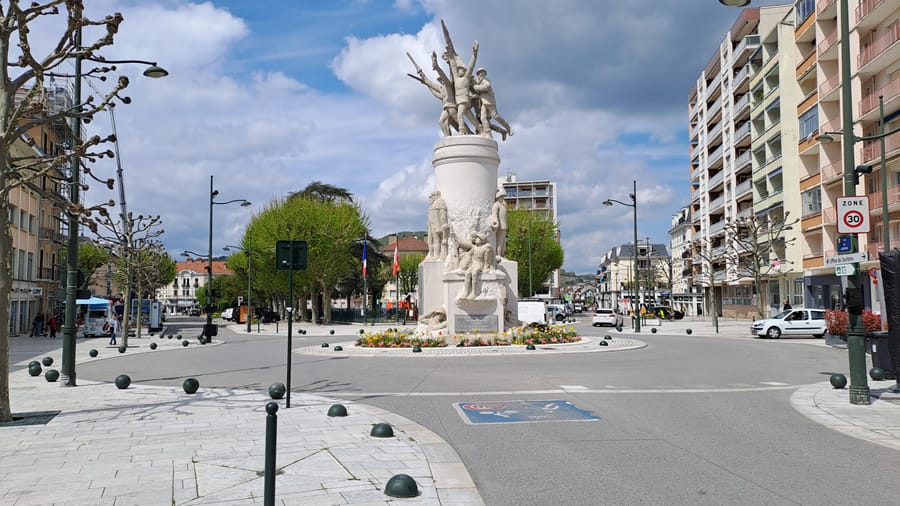 Aix-les-Bains War Statue